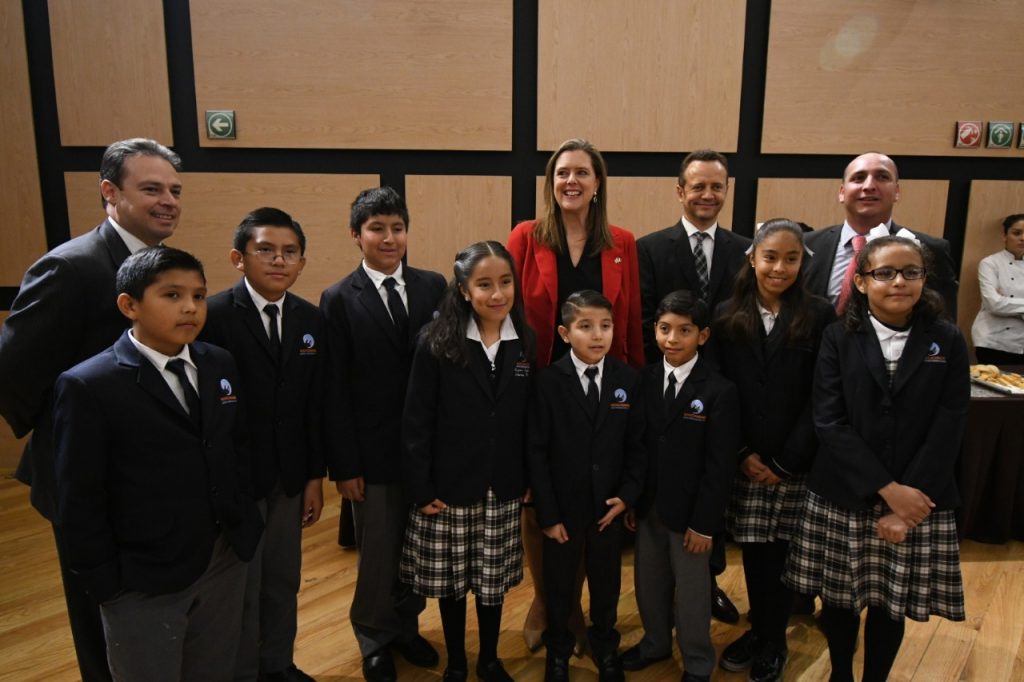 Impulsan enseñanza del idioma inglés en niños de México