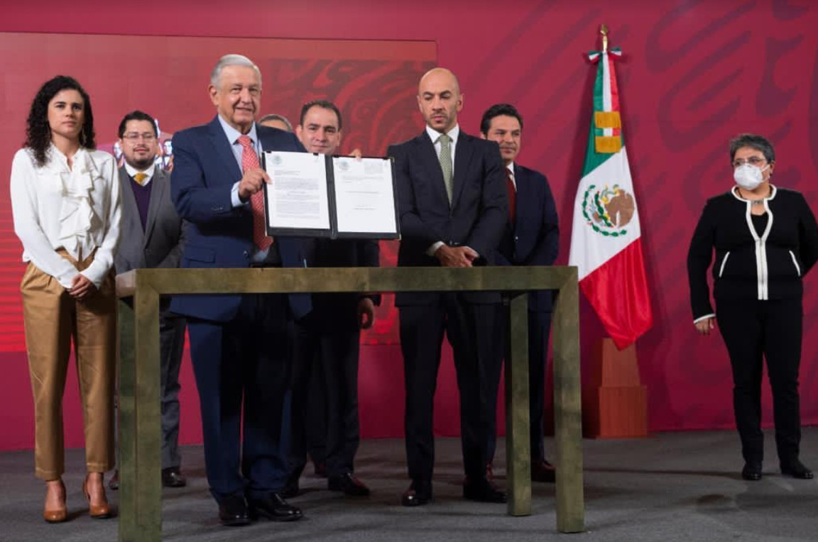 Gobierno mexicano presenta iniciativa que regula el outsourcing