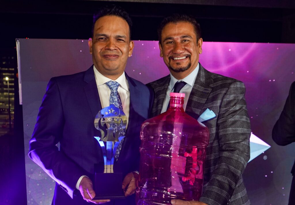 Entrega la AMF Premio Nacional de la Franquicia a Agua Inmaculada