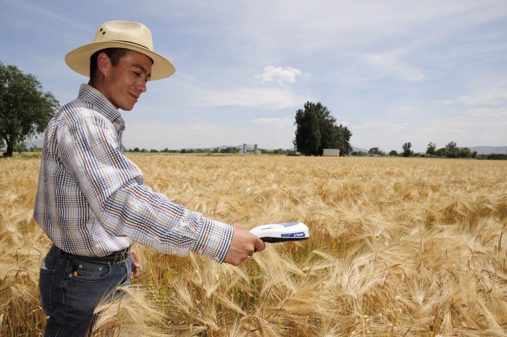 HEINEKEN México cuida el agua y reduce sus emisiones desde el campo hasta el bar