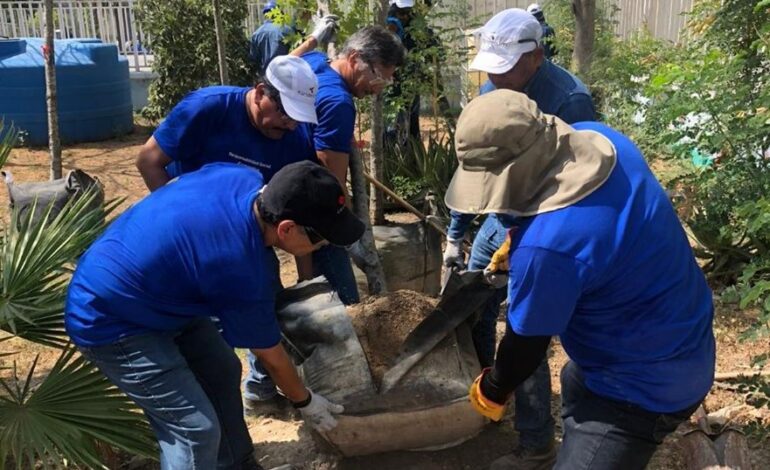 Más de 40 voluntarios de Kandelium, se unieron para rehabilitar la primaria de la localidad ‘Profesor Ramiro Rodríguez Villarreal’.