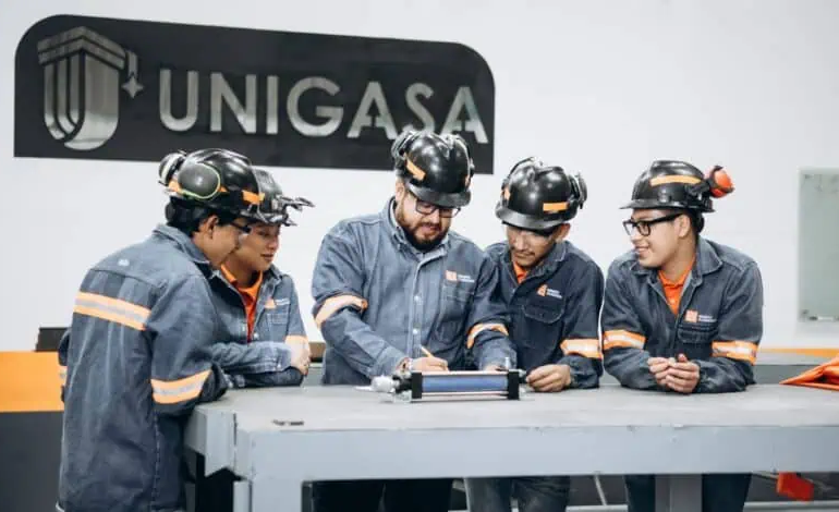 Grupo Acerero forma talento especializado con Universidad GASA y CONALEP