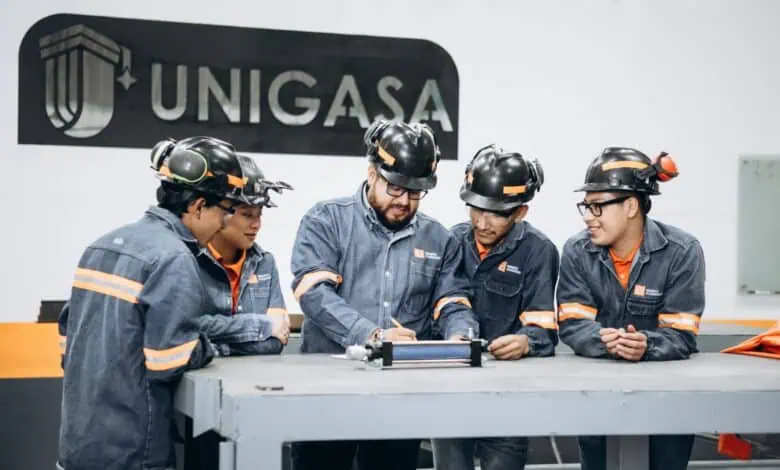 Grupo Acerero forma talento especializado con Universidad GASA y CONALEP